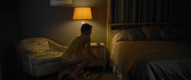 Kristen Stewart nude, Margaret Qualley sexy - Seberg (2019)