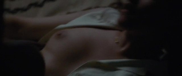 Kristen Stewart nude, Margaret Qualley sexy - Seberg (2019)