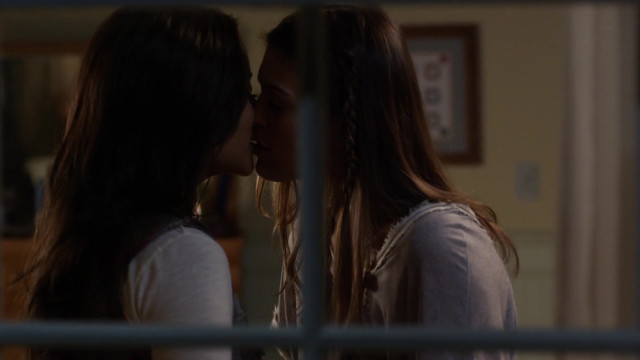 Shay Mitchell sexy, Lindsey Shaw sexy - Pretty Little Liars s03e20 (2015)