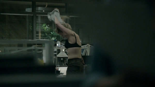 Sofia Helin sexy - The Bridge s03e01 (2011)