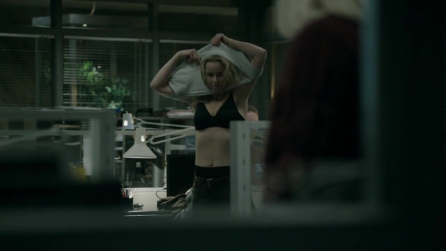 Sofia Helin sexy - The Bridge s03e01 (2011)