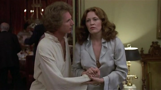 Faye Dunaway sexy - Eyes of Laura Mars (1978)