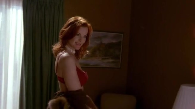 Marcia Cross sexy - Desperate Housewives s01e06 (2004)