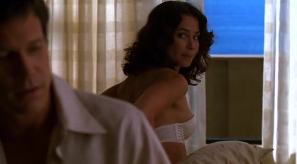 Julie Warner sexy - Nip/Tuck s01e09 (2003)