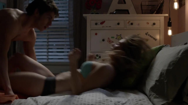 Rita Volk sexy - Faking It s01e08 (2014)