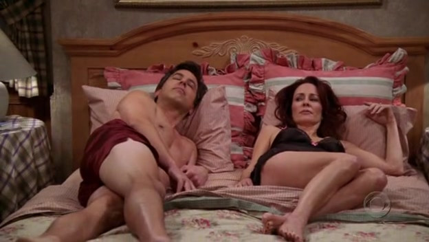 Patricia Heaton sexy - Everybody Loves Raymond s09e14 (2004)