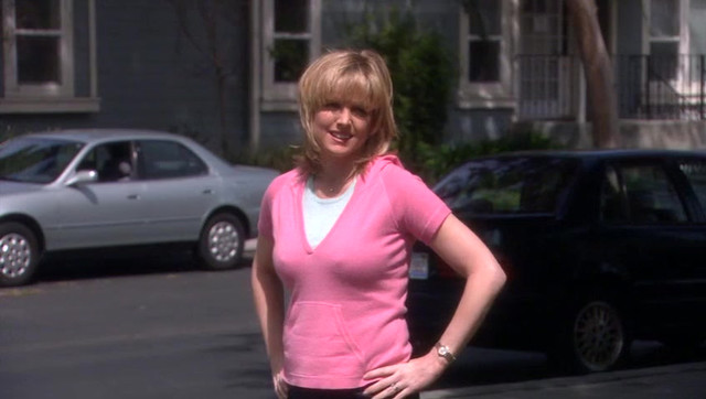 Courtney Thorne-Smith sexy - According to Jim s02e23 (2002)