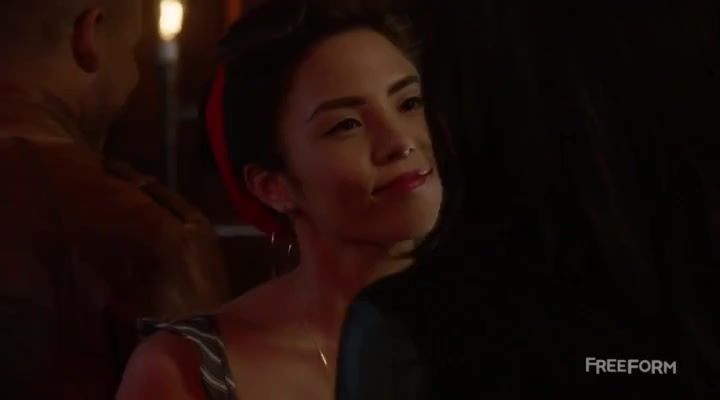 Allison Scagliotti sexy, Anna Akana sexy - Stitchers s03e02 (2017)