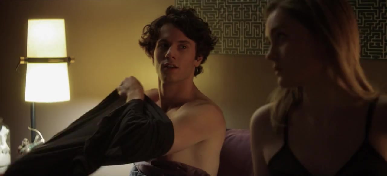 Grace Victoria Cox sexy - Heathers s01e07 (2018)