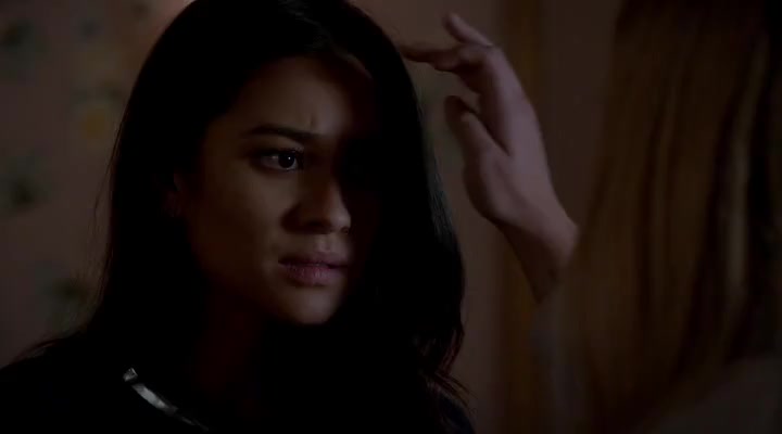 Sasha Pieterse sexy, Shay Mitchell sexy - Pretty Little Liars s07e16 (2016)