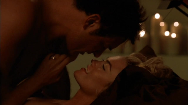 Kelly Carlson sexy, Rhona Mitra sexy - Nip Tuck s03e03 (2005)