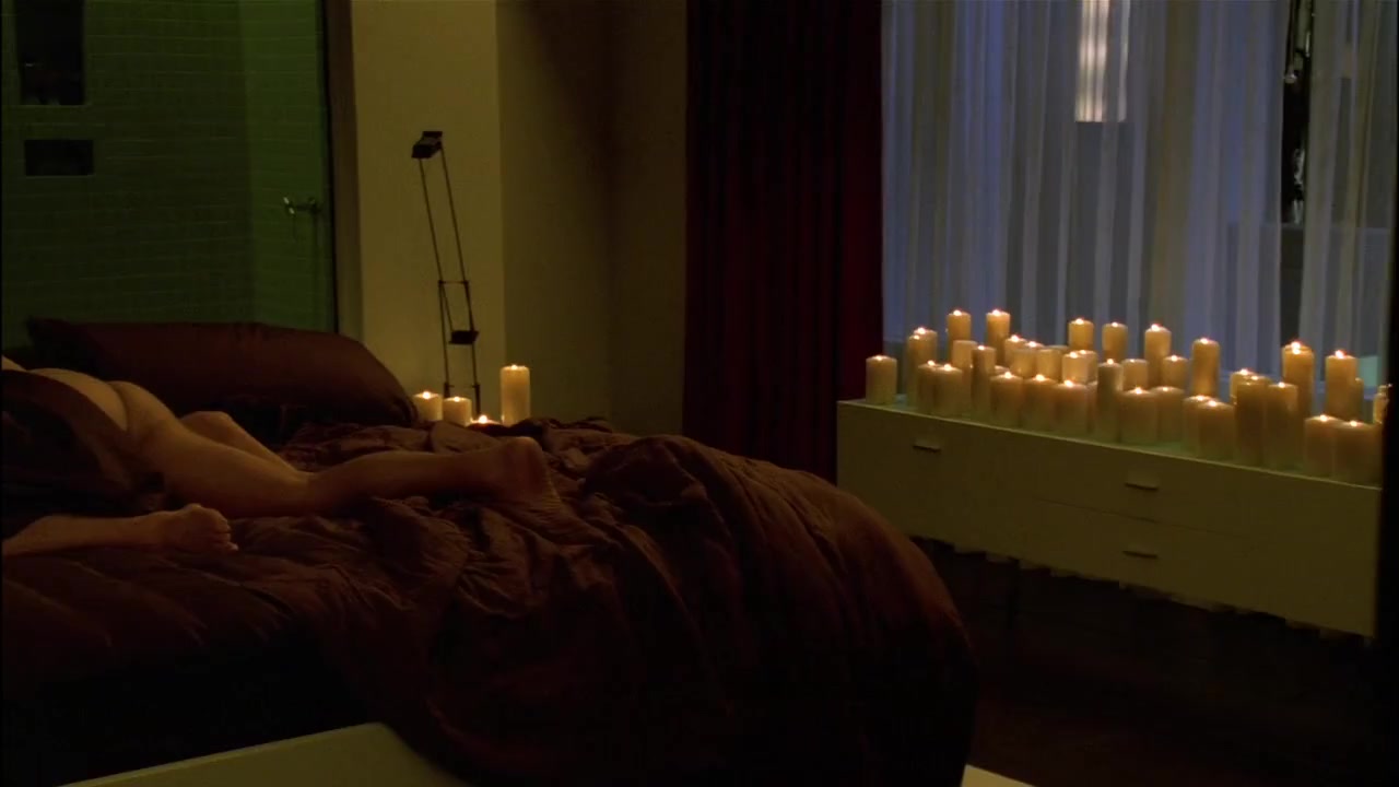 Kelly Carlson sexy, Rhona Mitra sexy - Nip Tuck s03e03 (2005)