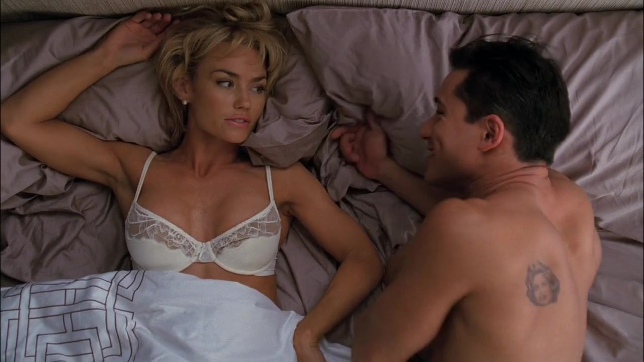 Kelly Carlson sexy - Nip Tuck s06e06 (2010)