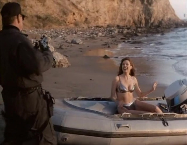 Carol Alt sexy - The Protector (1998)