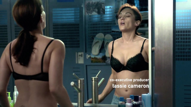 Amy Jo Johnson sexy - Flashpoint s01e06 (2008)