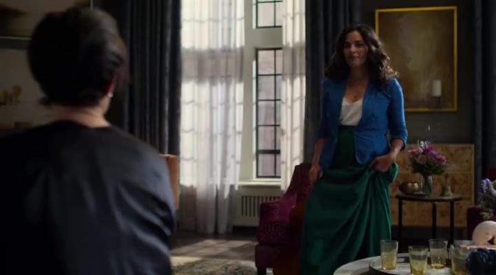 Sarita Choudhury sexy, Carrie Anne Moss sexy - Jessica Jones s03e03 (2019)