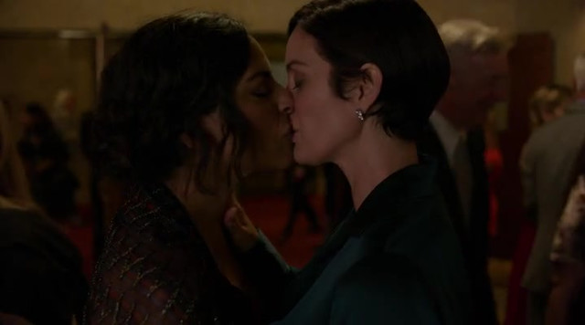 Sarita Choudhury sexy, Carrie Anne Moss sexy - Jessica Jones s03e04 (2019)