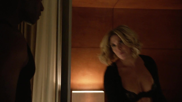 Mary McCormack sexy - House of Lies s04e08 (2015)