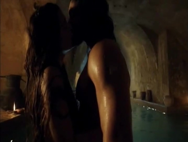 Cote de Pablo sexy - The Dovekeepers s01e02 (2015)