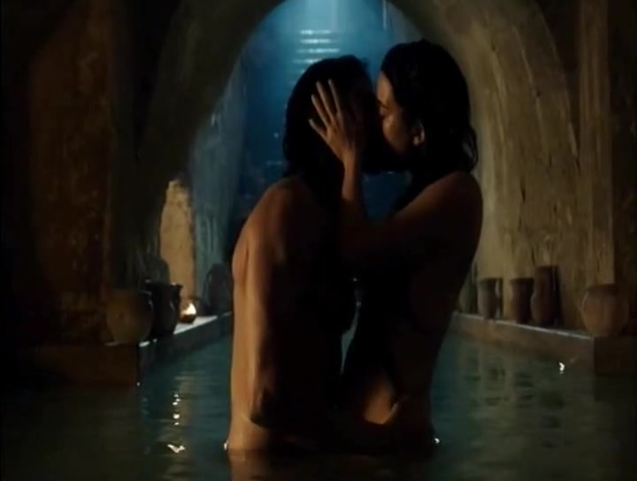 Cote de Pablo sexy - The Dovekeepers s01e02 (2015)