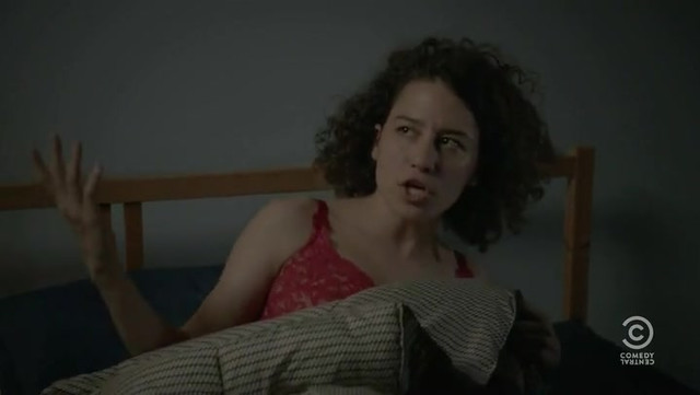 Ilana Glazer sexy - Broad City s01e06 (2014)