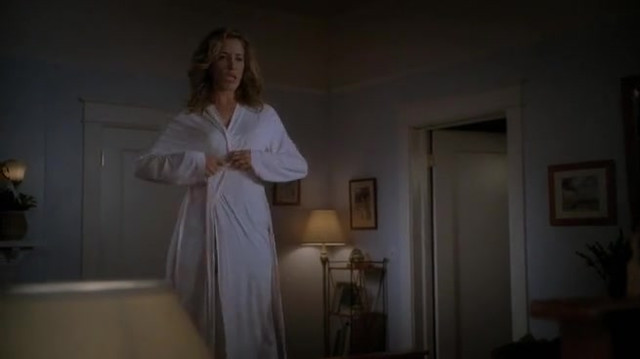 Felicity Huffman sexy - Desperate Housewives s07e17 (2011)