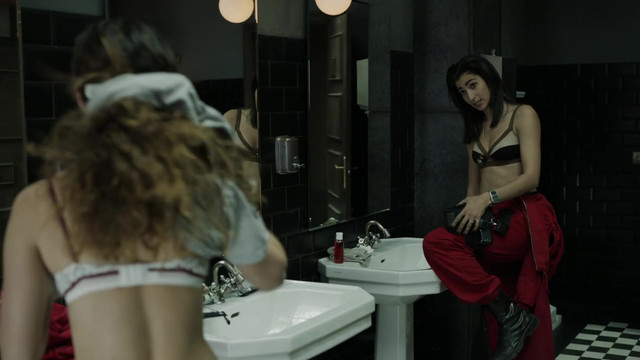 Maria Pedraza sexy, Alba Flores sexy - Money Heist s01e10 (2017)