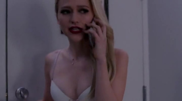 Johanna Braddy sexy - Quantico s01e22 (2015)