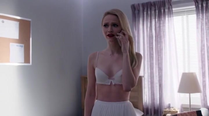 Johanna Braddy sexy - Quantico s01e22 (2015)