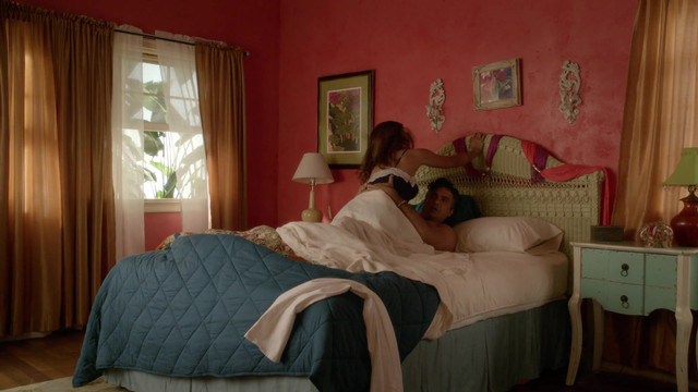 Andrea Navedo sexy - Jane the Virgin s01e03 (2014)