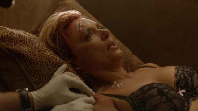 Teryl Rothery sexy - Rush s01e09 (2014)