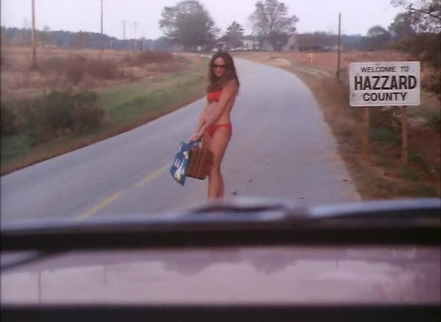 Catherine Bach sexy - The Dukes of Hazzard s01e01 (1979)