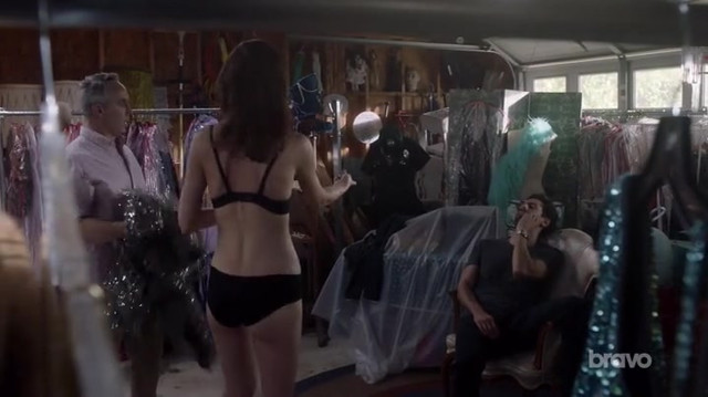 Michelle Dockery sexy - Good Behavior s02e05 (2017)