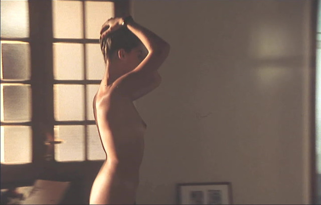 Claudia Gerini nude - Il gioco (2001)