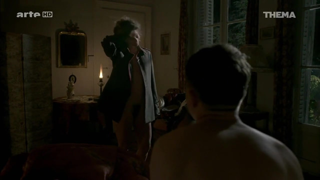 Coralie Audret nude - Des armes et des mots s01e04 (2013)