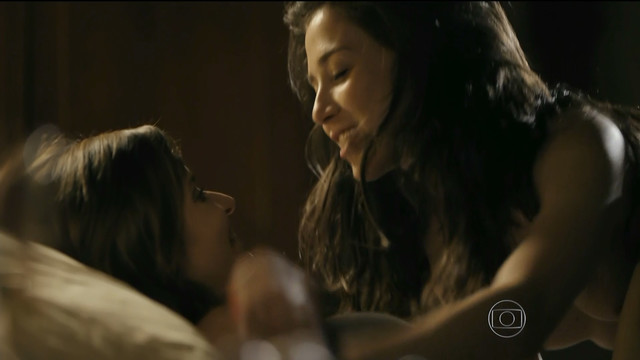 Paula Burlamaqui sexy, Marjorie Estiano nude - Eu Que Amo Tanto s01e03 (2014)