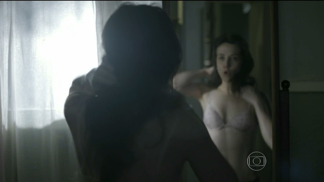 Paula Burlamaqui sexy, Marjorie Estiano nude - Eu Que Amo Tanto s01e03 (2014)