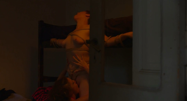 Mijal Katzowicz nude, Disturbia Rocio nude, Violeta Valiente nude, Rana Rzonscinsky nude - Las hijas del fuego (2018)