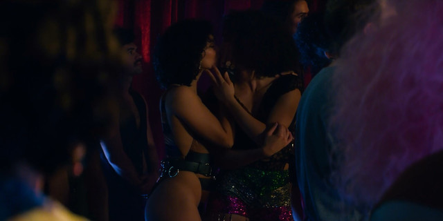 Geena Davis sexy, Kasia Szarek nude - Glow s03e09 (2019)