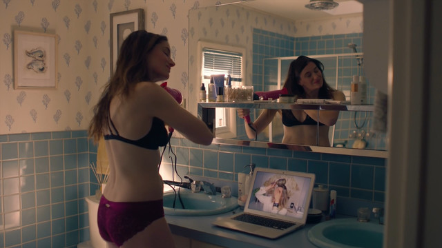 Kathryn Hahn nude, Gabrielle Hespe nude, Tania Khalill sexy, Katie Kershaw sexy - Mrs. Fletcher s01e02 (2019)