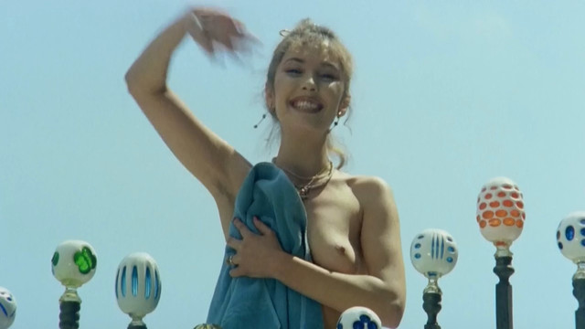 Danila Trebbi nude, Antiniska Nemour nude, Stefania D'Amario nude, Yvonne Harlow nude, Anna Zinnemann nude, Barbara Magnolfi nude, Alice Gherardi nude- La sorella di Ursula (1978)