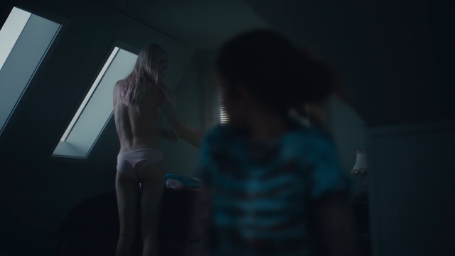 Barbie Ferreira sexy, Hunter Schafer sexy, Alexa Demie nude - Euphoria s01e03 (2019)