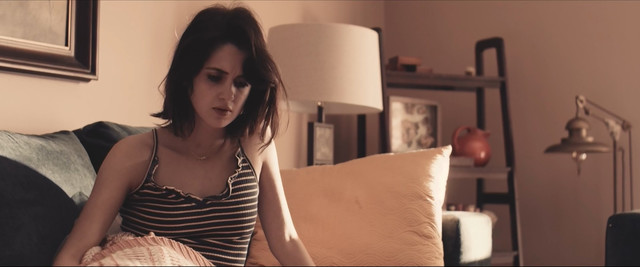 Vanessa Marano sexy, Giorgia Whigham sexy - Saving Zoe (2019) 1080p