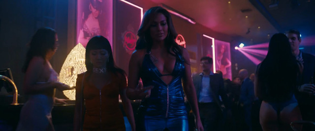 Jennifer Lopez sexy, Constance Wu sexy, Julia Stiles sexy, Cardi B sexy - Hustlers (2019)