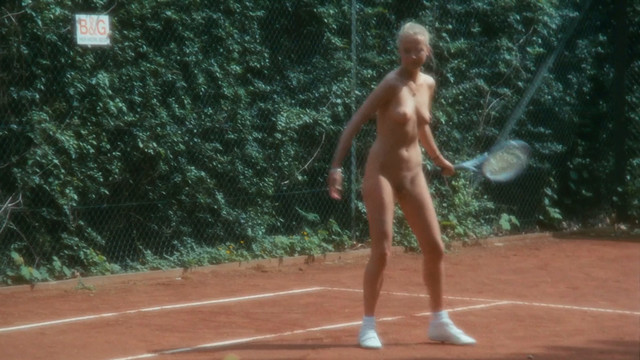 Tatjana Simic nude, Natascia Paolucci nude, Tatjana van Zanten nude, Apollonia van Ravenstein nude, Tina Shaw nude - Flodder (1986)