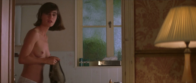 Irene Jacob nude, Maja Ottesen nude - Incognito (1997)