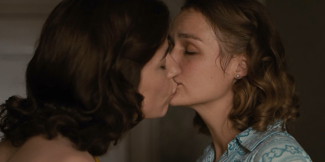 Luise Heyer sexy, Antje Traue sexy - Dark s02e03 (2019)