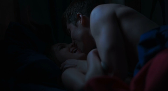 Jessica Rothe sexy, Kathleen Rose Perkins sexy - Juveniles (2018)