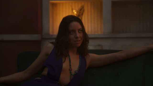 Aubrey Plaza sexy, Dan Cathcart sexy, Margaux Brooke sexy - Legion s03e01 (2019)