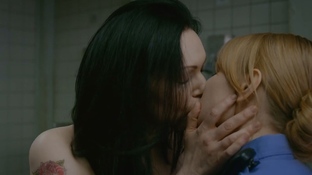 Emily Tarver sexy, Laura Prepon sexy - Orange Is the New Black s07e02-10 (2019)